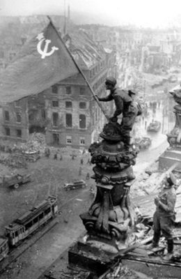 Историческая хроника о решающем штурме Берлина (1945)